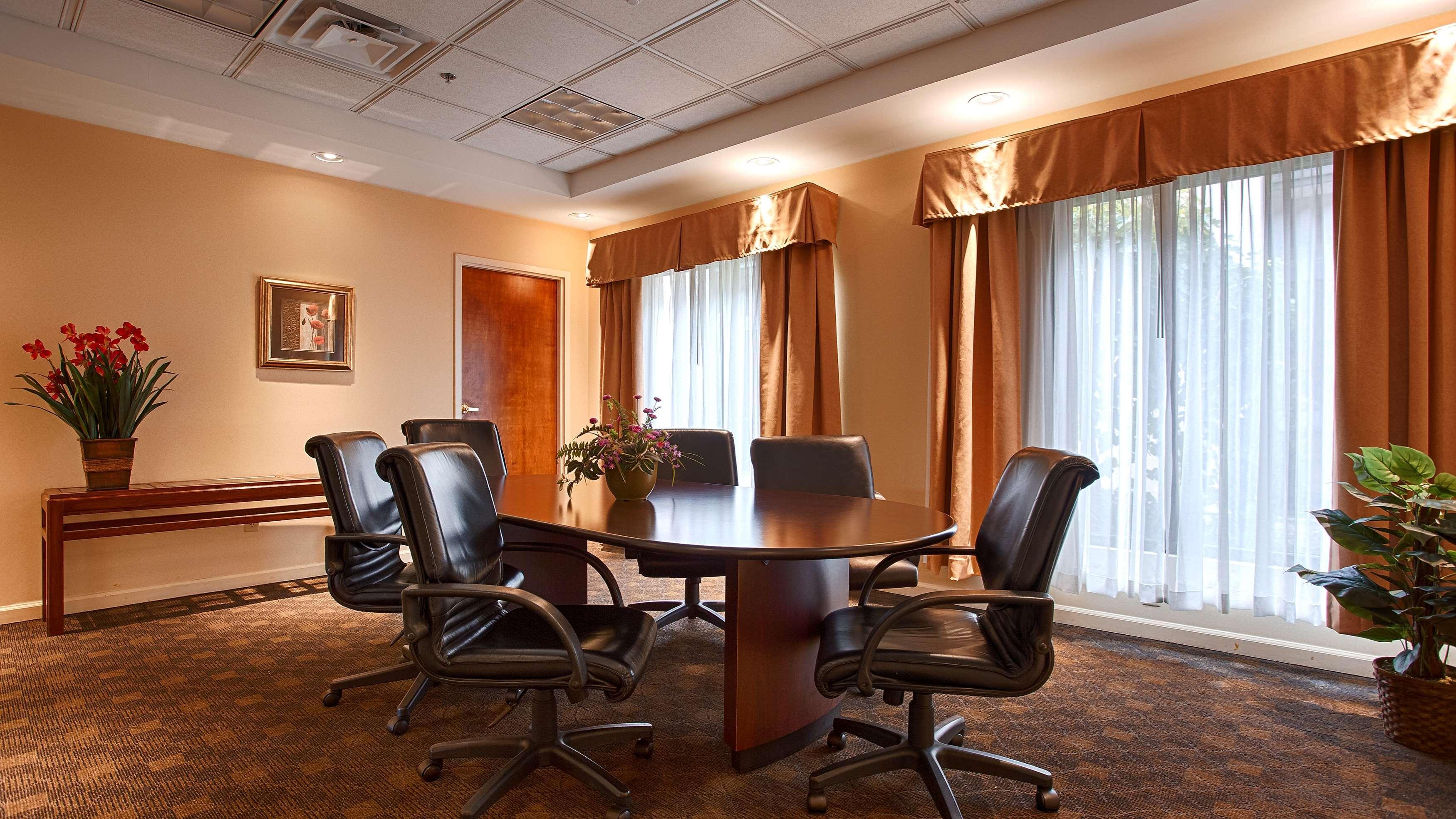 Best Western Galleria Inn & Suites Cheektowaga Exterior foto
